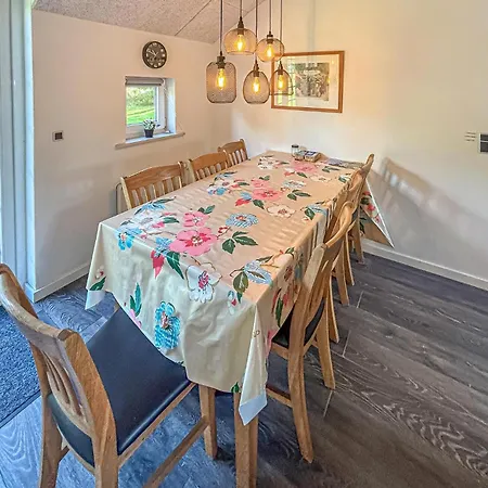 Dom wakacyjny In With Sauna *